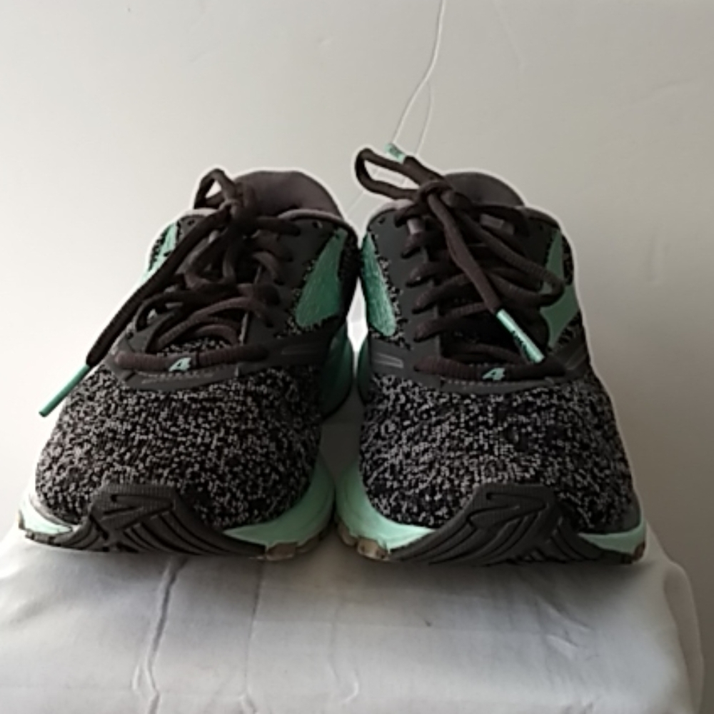 Brooks Launch 4 men's tennis shoe size 8